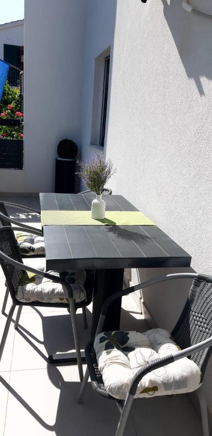 Apartmani Hermes Ядрия Екстериор снимка