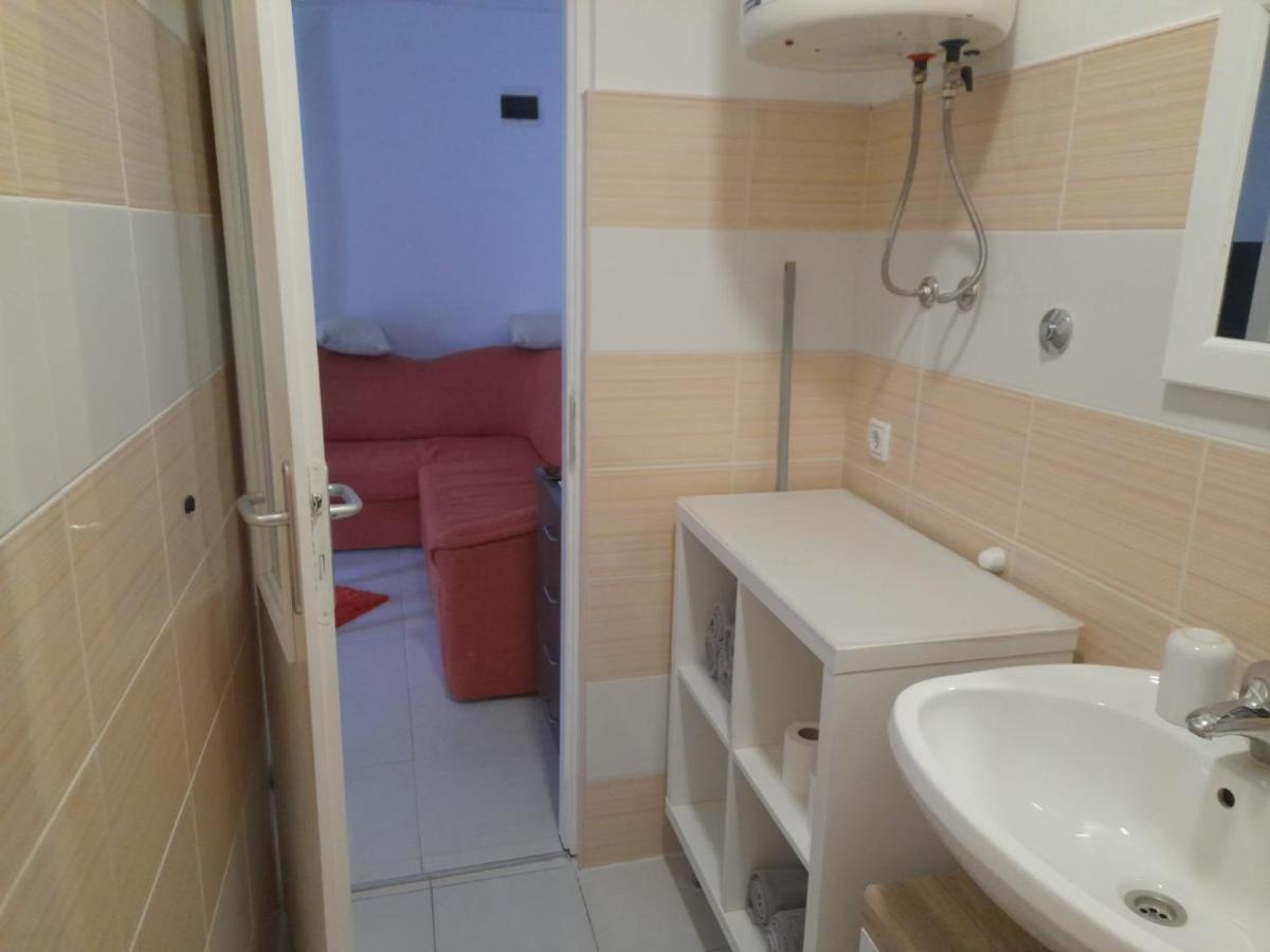 Apartmani Hermes Ядрия Екстериор снимка