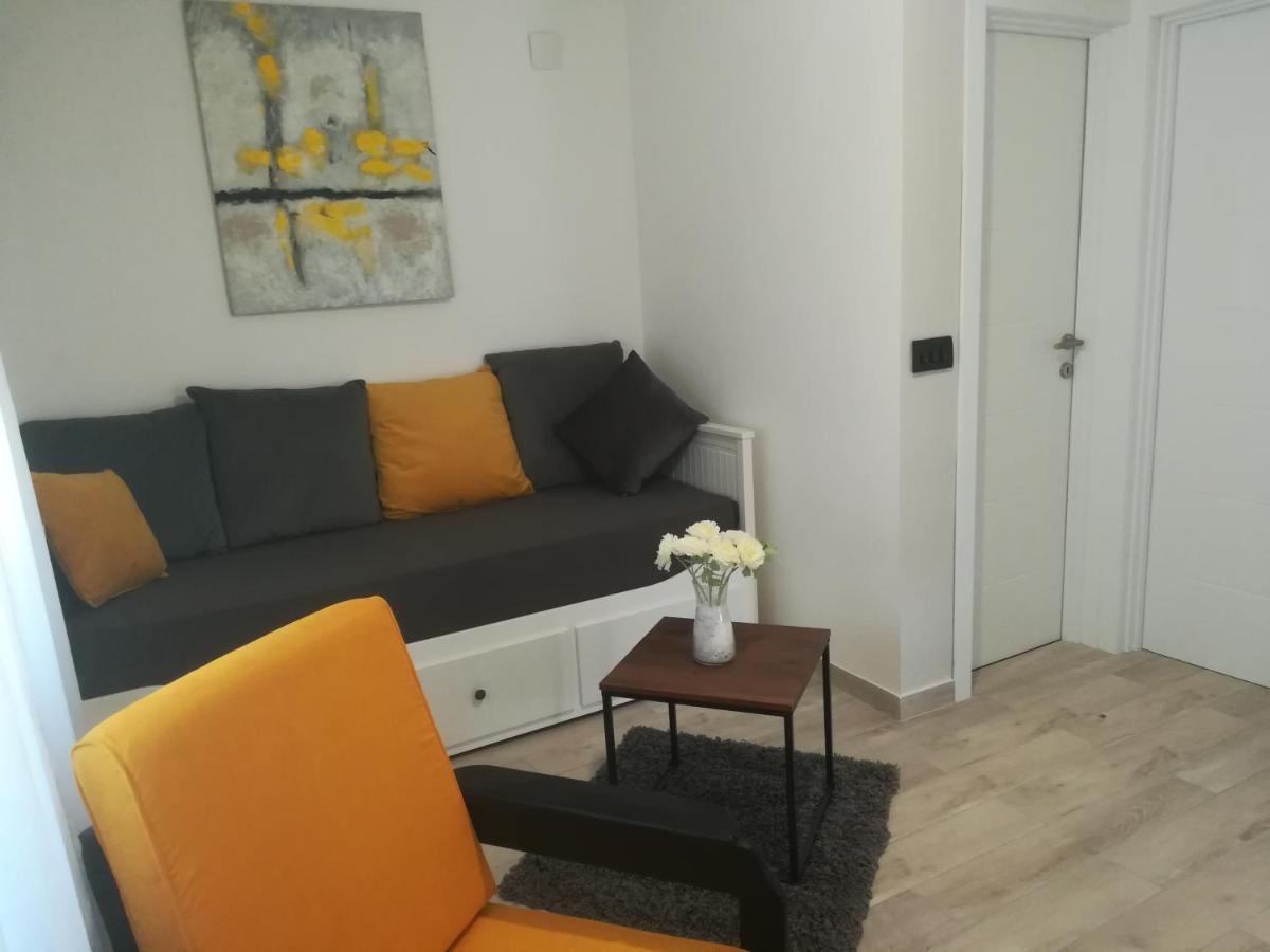 Apartmani Hermes Ядрия Екстериор снимка