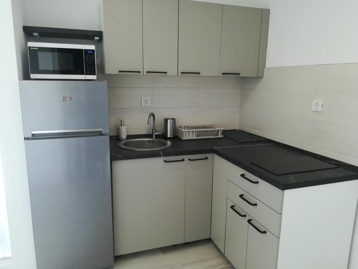 Apartmani Hermes Ядрия Екстериор снимка