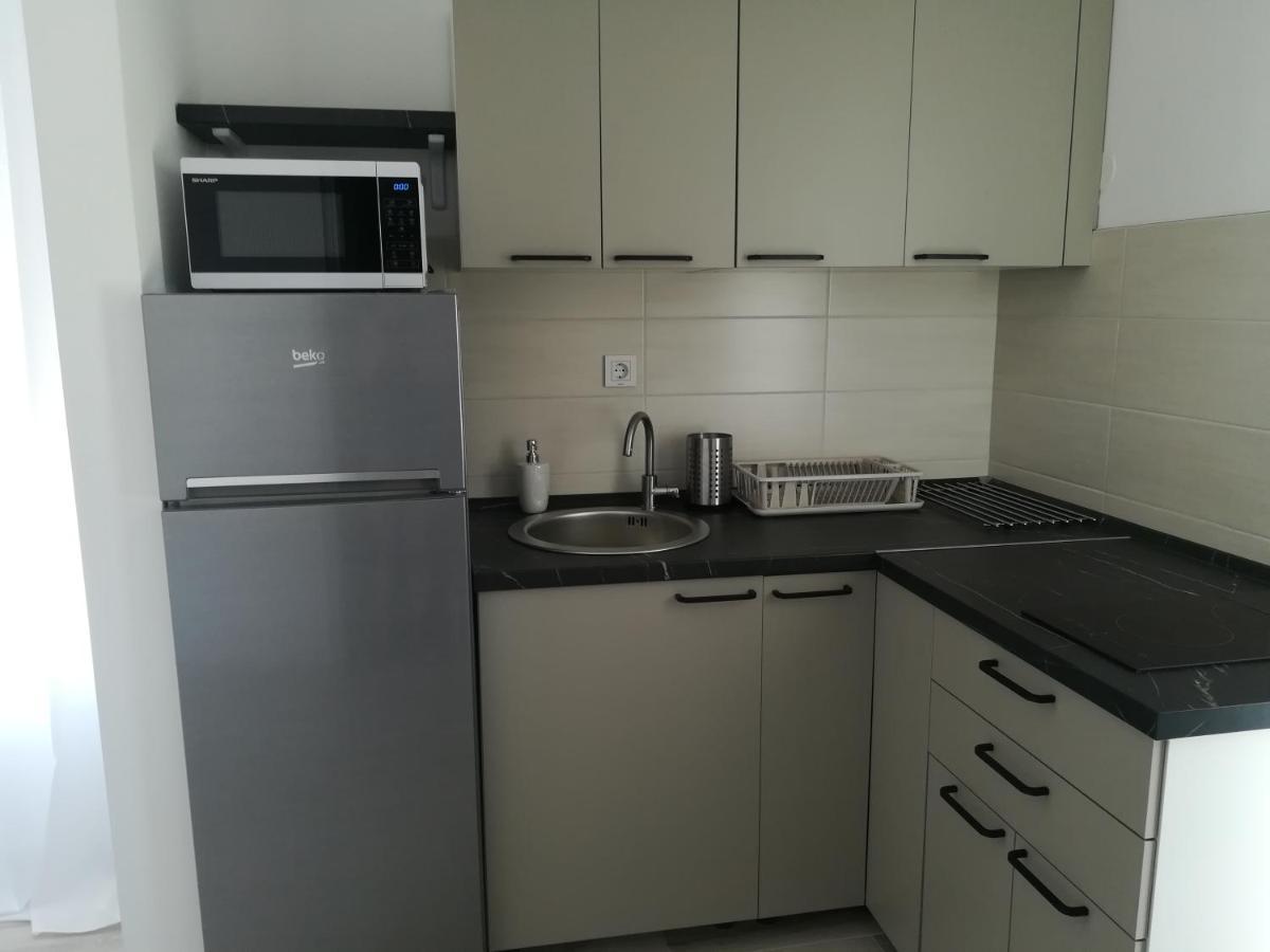 Apartmani Hermes Ядрия Екстериор снимка