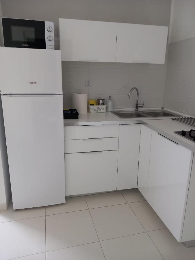 Apartmani Hermes Ядрия Екстериор снимка