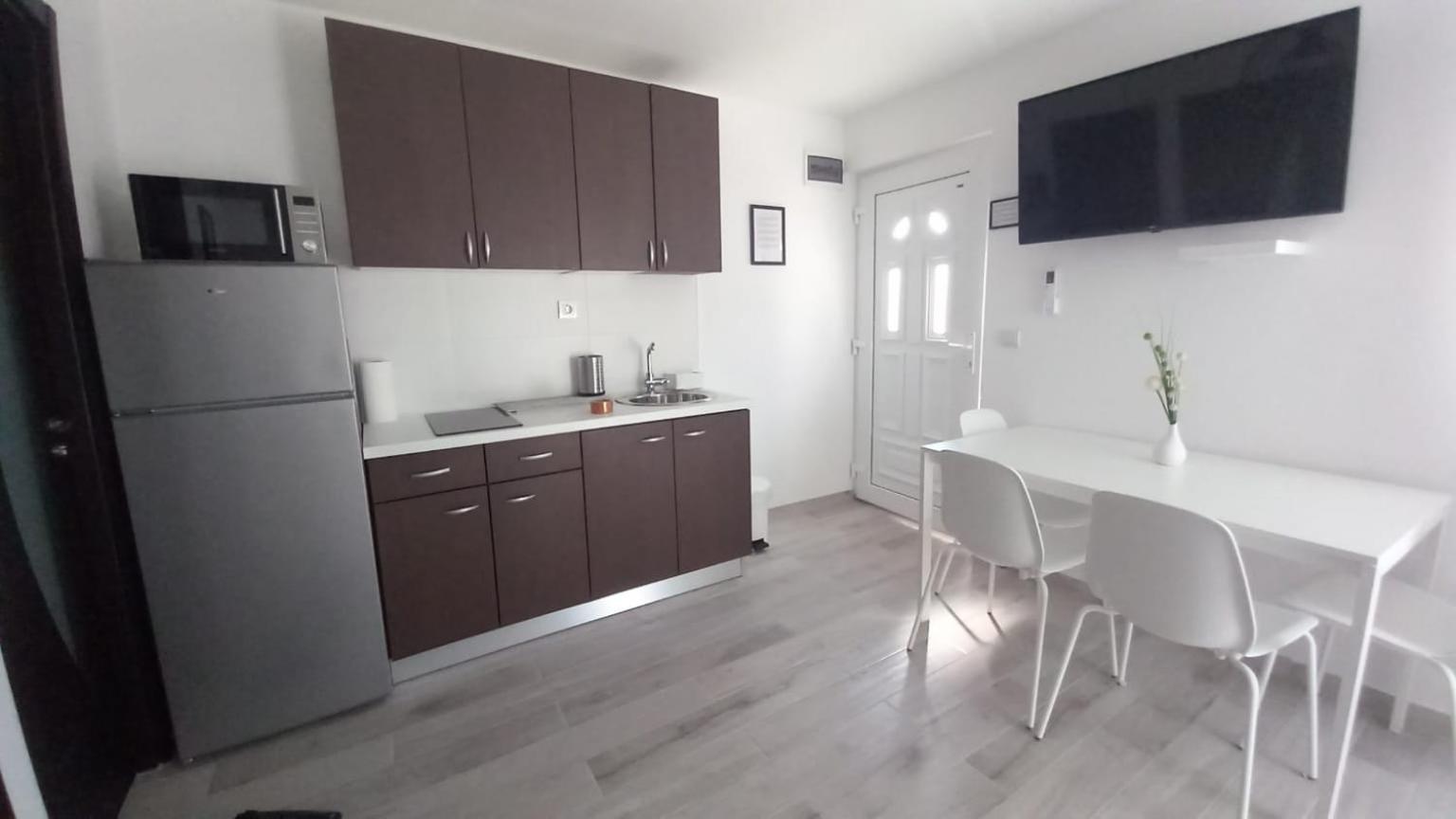 Apartmani Hermes Ядрия Екстериор снимка