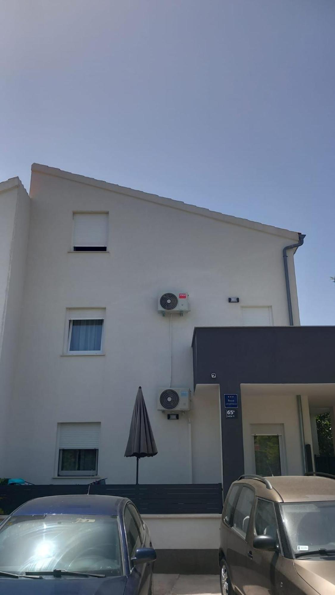 Apartmani Hermes Ядрия Екстериор снимка