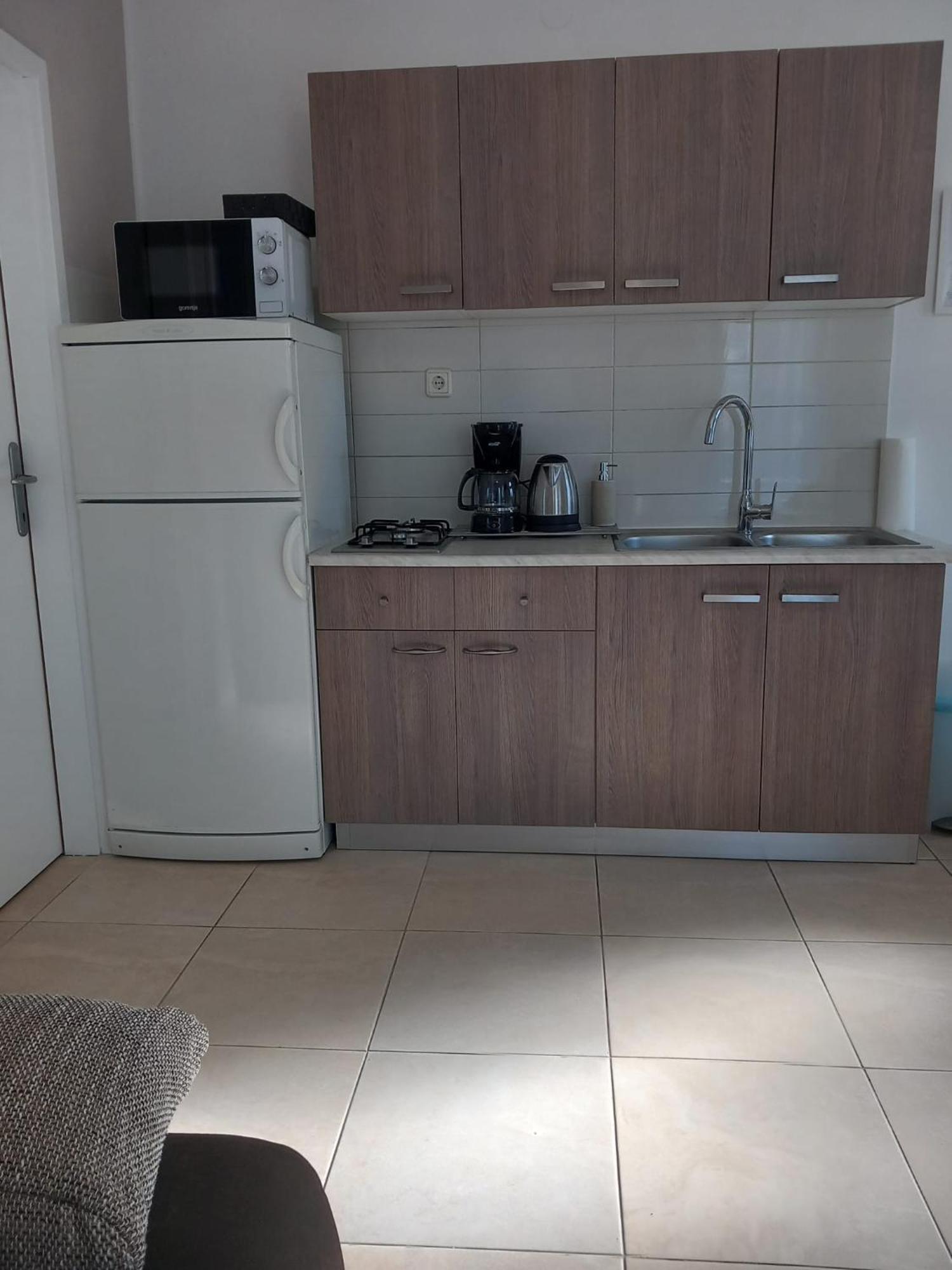 Apartmani Hermes Ядрия Екстериор снимка