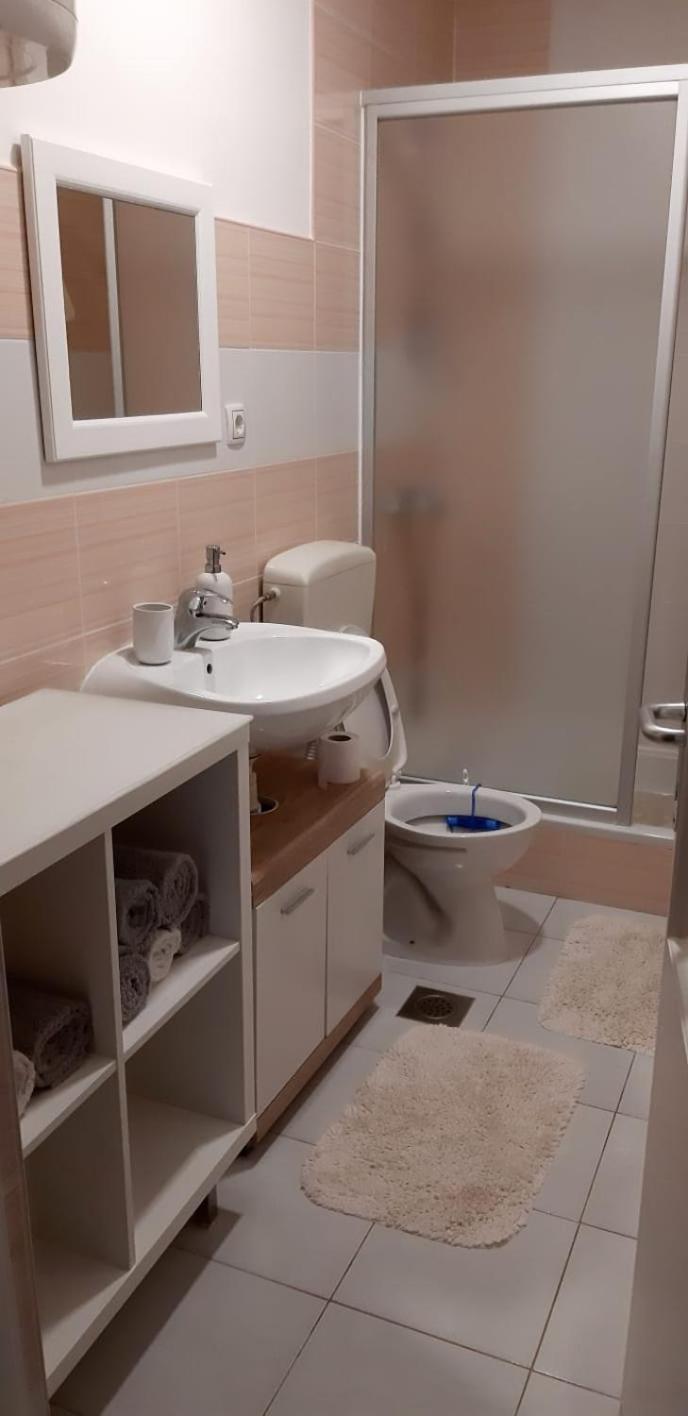 Apartmani Hermes Ядрия Екстериор снимка